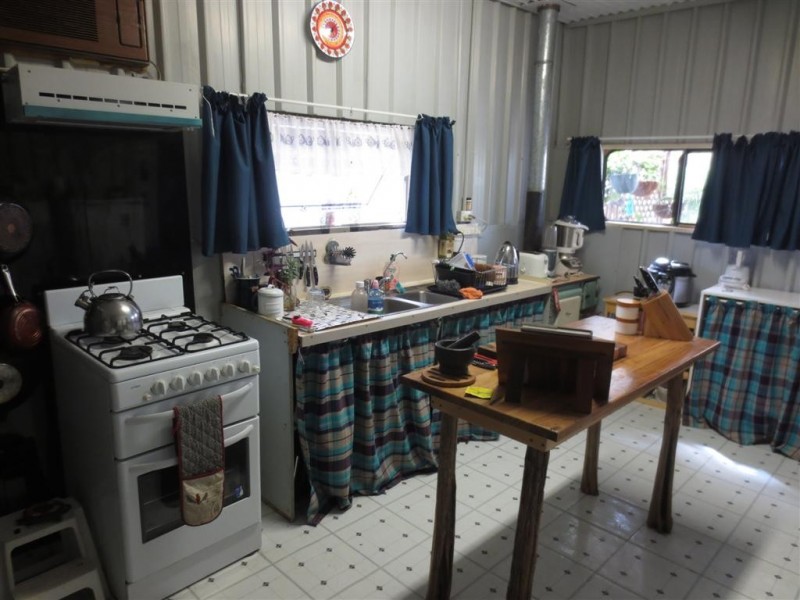 MC 71529 25 Rubyhill Crescent, Sapphire QLD 4702