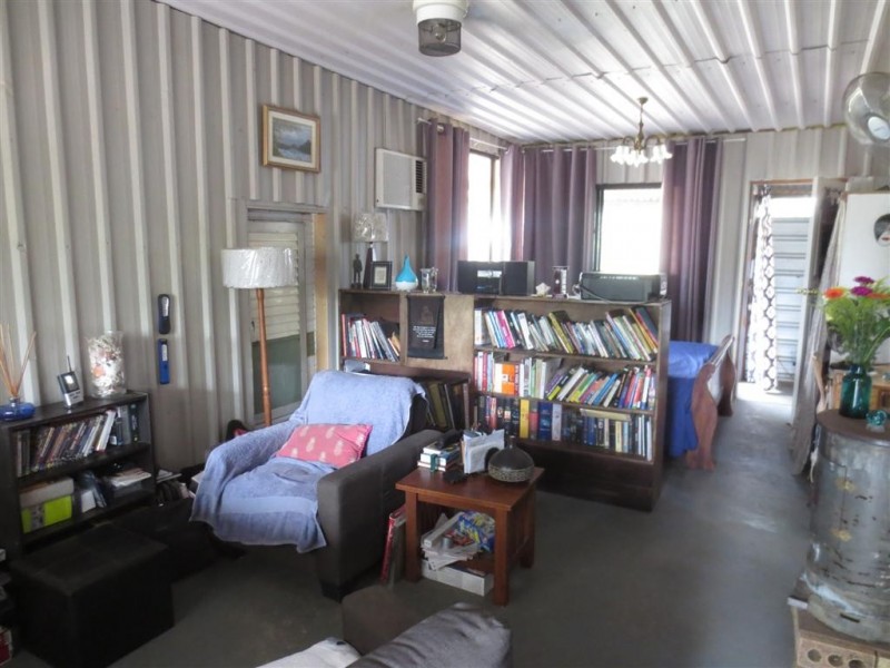 MC 71529 25 Rubyhill Crescent, Sapphire QLD 4702