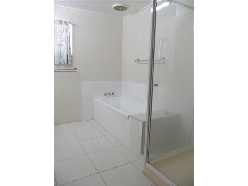 38 Moody Street, Emerald QLD 4720