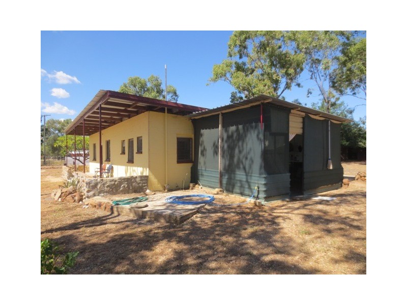 7 Baker Road, Sapphire QLD 4702