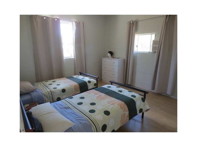 7 Baker Road, Sapphire QLD 4702