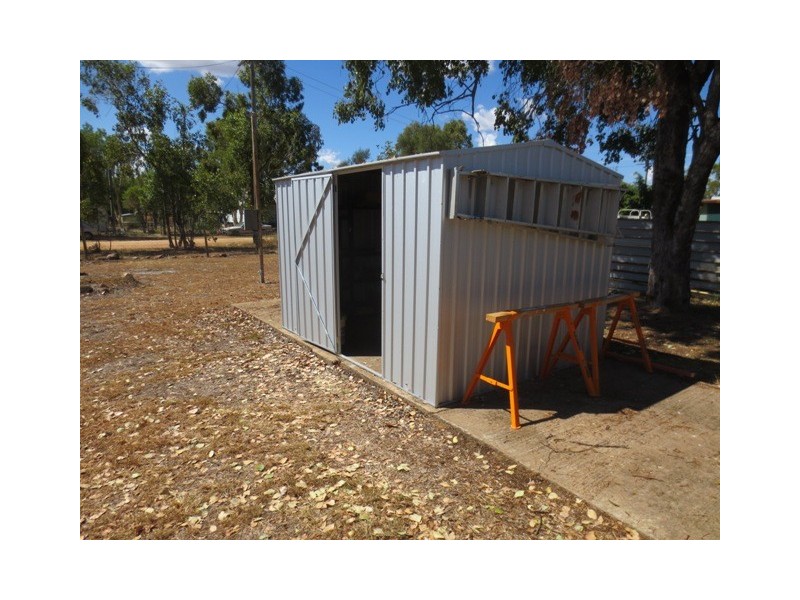 7 Baker Road, Sapphire QLD 4702