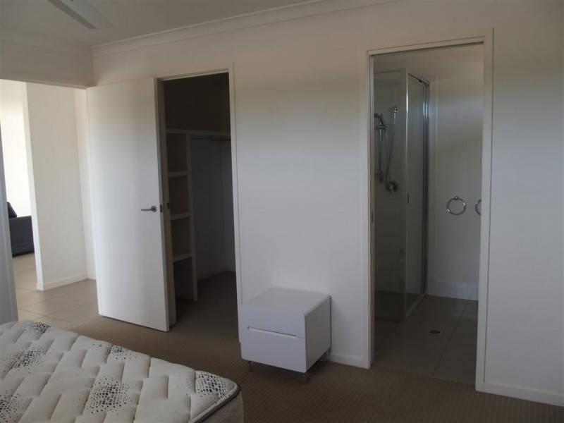 1/40 Lakeside Drive, Emerald QLD 4720