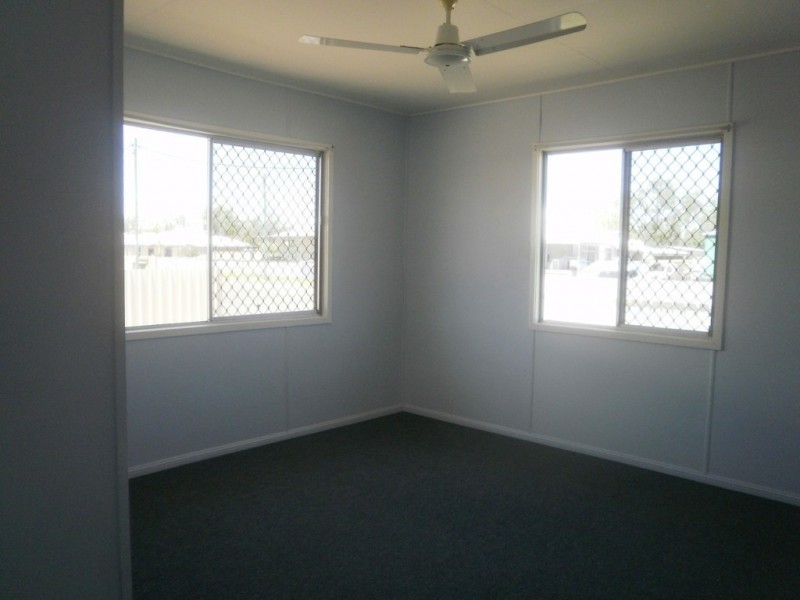 9 Vicki Close, Emerald QLD 4720