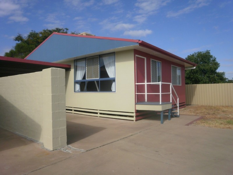 9 Vicki Close, Emerald QLD 4720