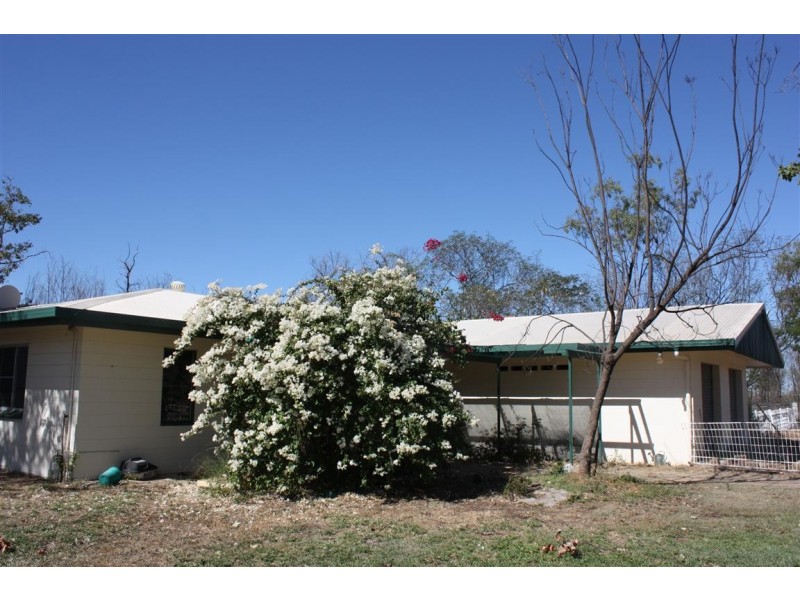 98 Caringal Road, Emerald QLD 4720
