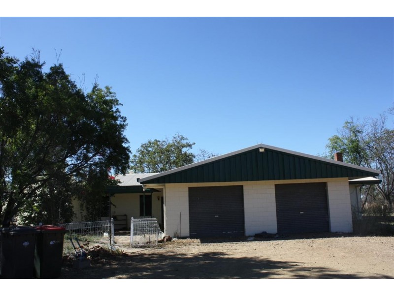 98 Caringal Road, Emerald QLD 4720