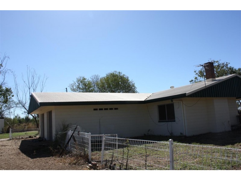 98 Caringal Road, Emerald QLD 4720