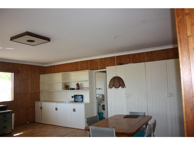 98 Caringal Road, Emerald QLD 4720