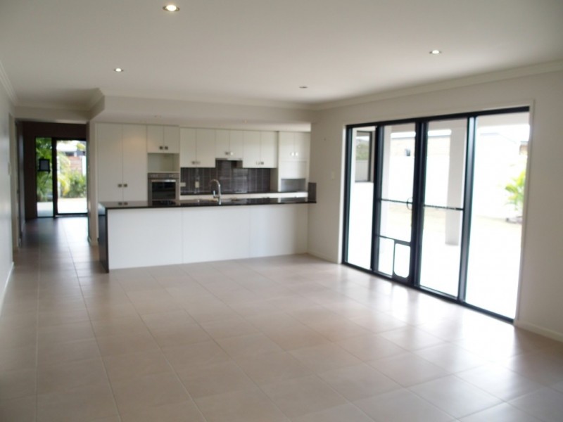 10 Desgrand Street, Emerald QLD 4720