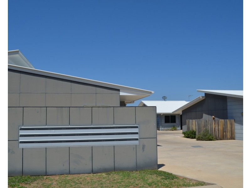 18/8 Hillcrest Street, Emerald QLD 4720