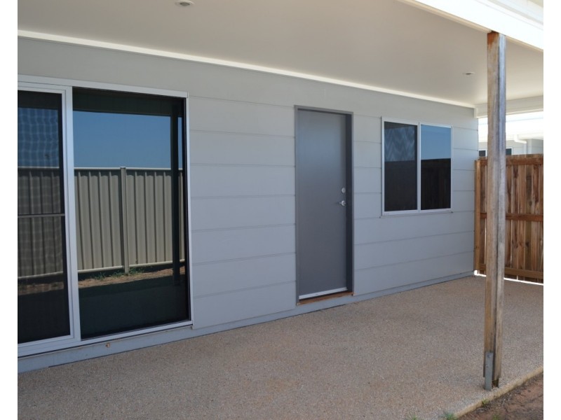 18/8 Hillcrest Street, Emerald QLD 4720