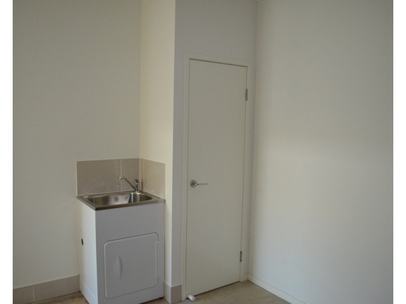 18/8 Hillcrest Street, Emerald QLD 4720