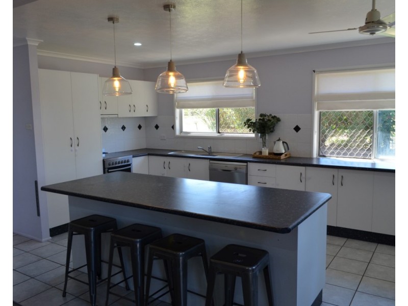 10 Andrews Road, Emerald QLD 4720