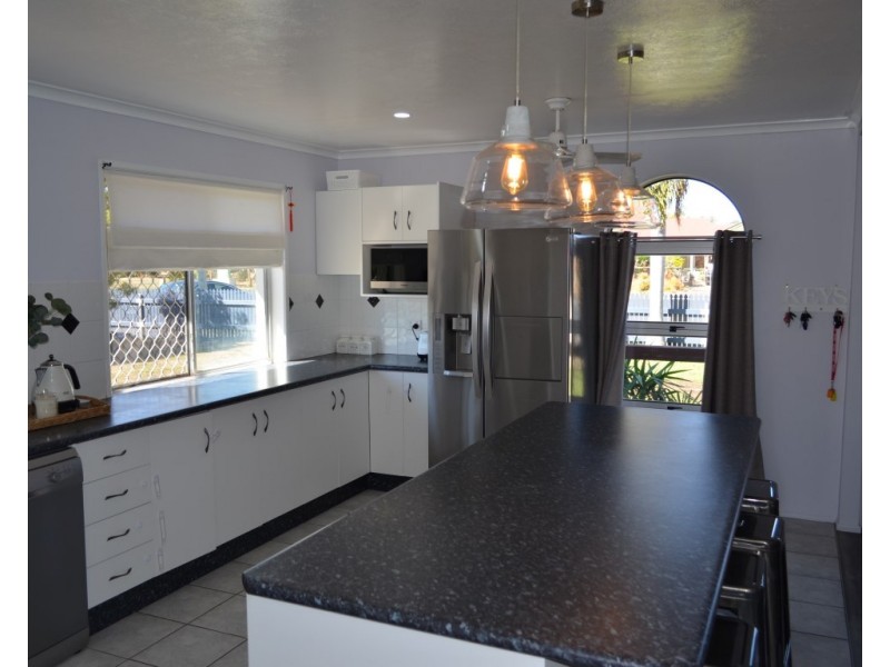 10 Andrews Road, Emerald QLD 4720