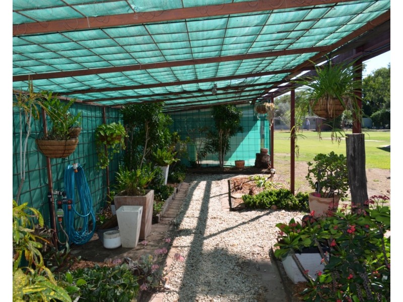 10 Andrews Road, Emerald QLD 4720