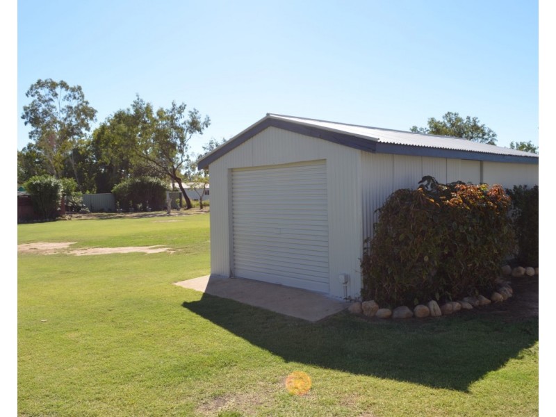 10 Andrews Road, Emerald QLD 4720