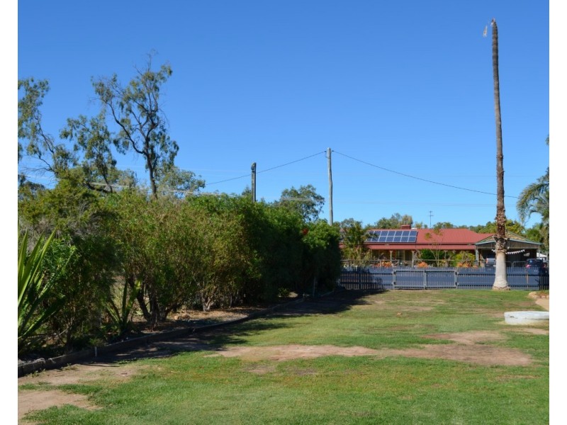 10 Andrews Road, Emerald QLD 4720