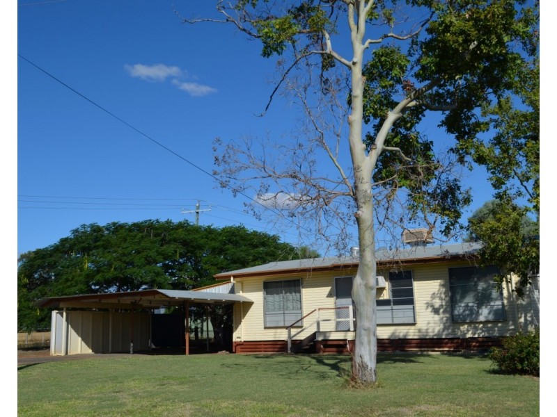 2 Oak Street, Blackwater QLD 4717