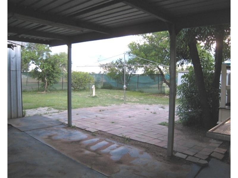 2 Oak Street, Blackwater QLD 4717