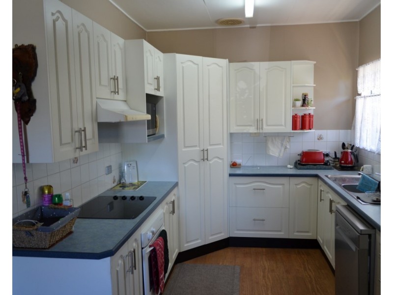 11 Mckendry Street, Emerald QLD 4720