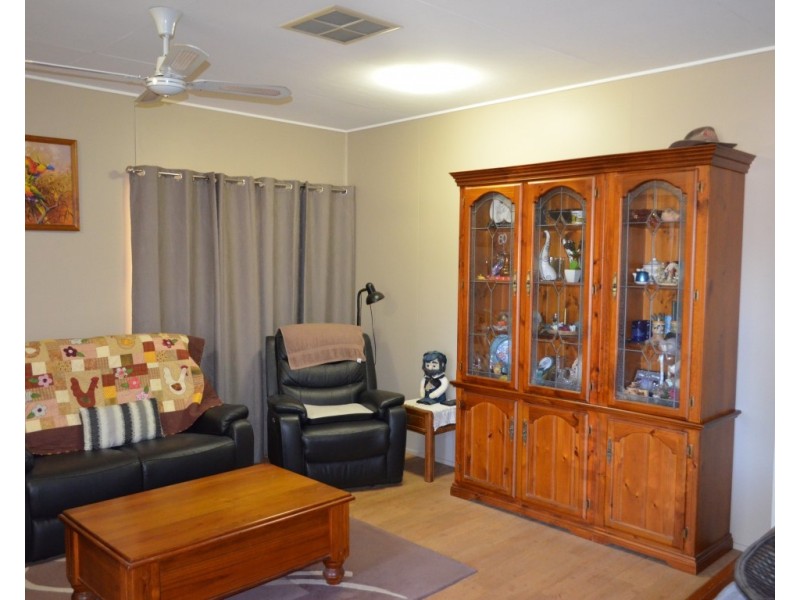 11 Mckendry Street, Emerald QLD 4720