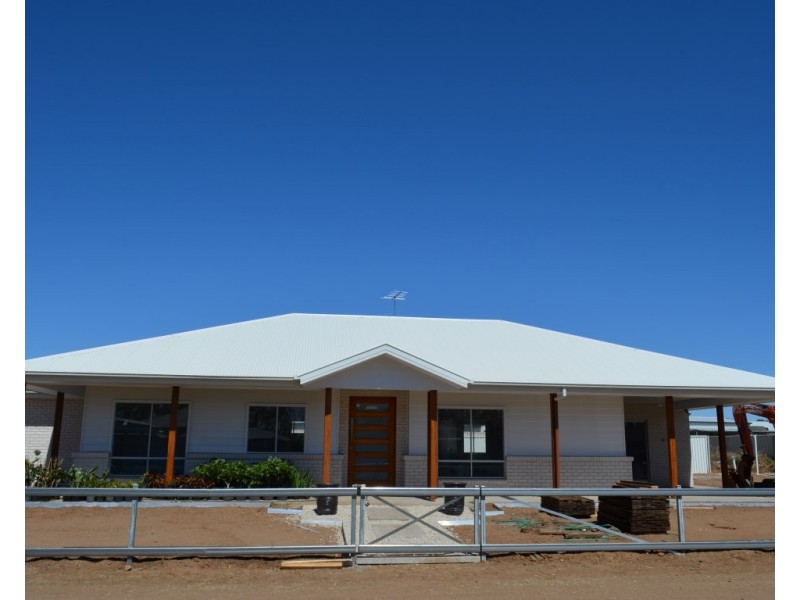2 Ascot Court, Emerald QLD 4720