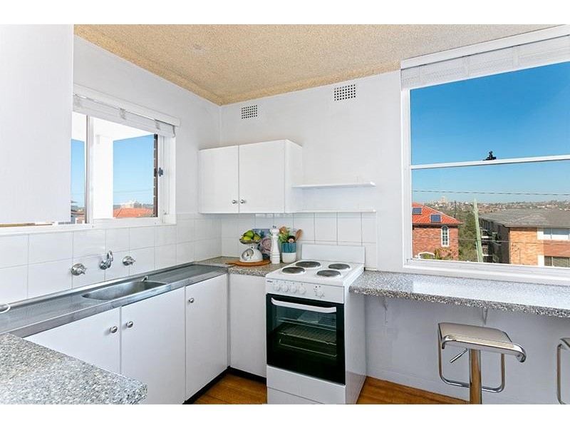 1/111 QUEENSCLIFF ROAD, Queenscliff NSW 2096