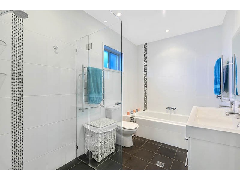 27 Tobruk Avenue, Allambie Heights NSW 2100