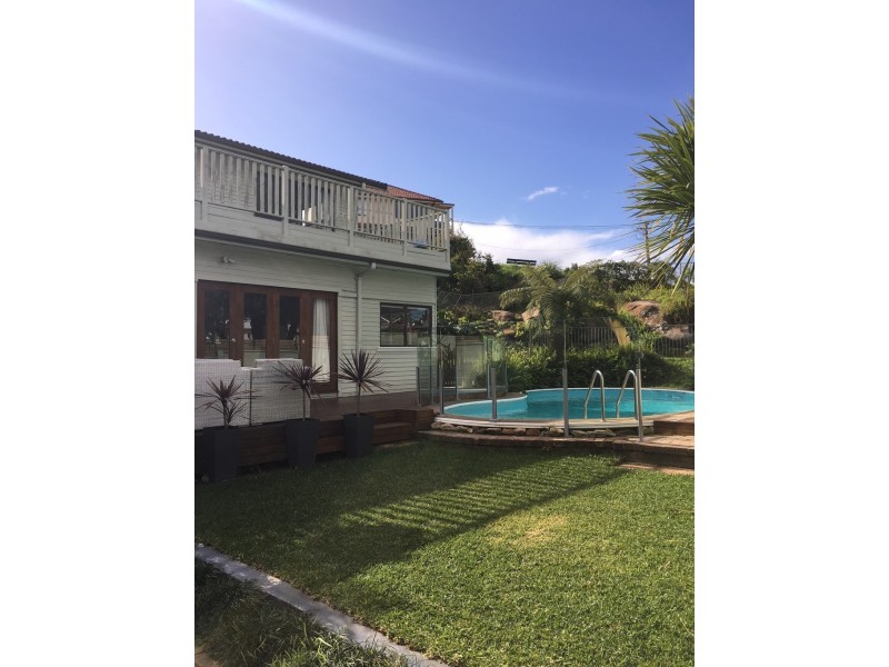 24 DELAIGH AVENUE, North Curl Curl NSW 2099