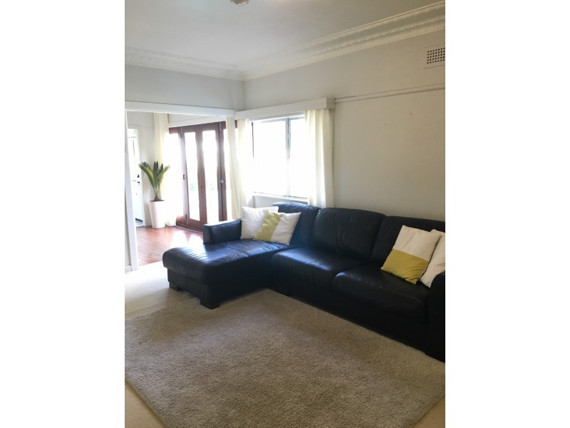 24 DELAIGH AVENUE, North Curl Curl NSW 2099