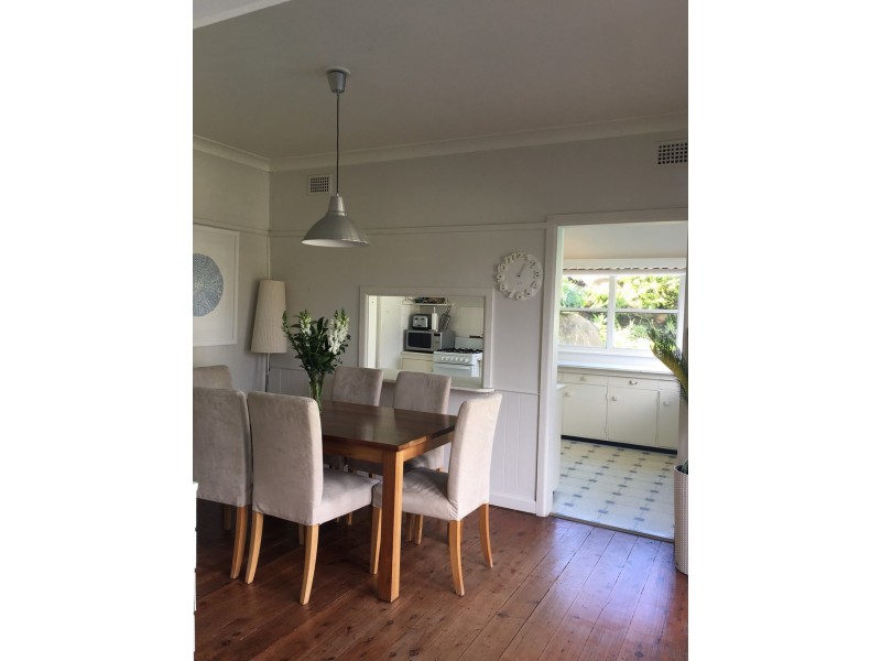 24 DELAIGH AVENUE, North Curl Curl NSW 2099