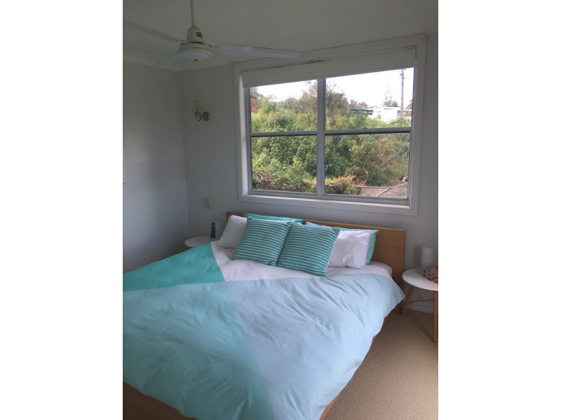 24 DELAIGH AVENUE, North Curl Curl NSW 2099