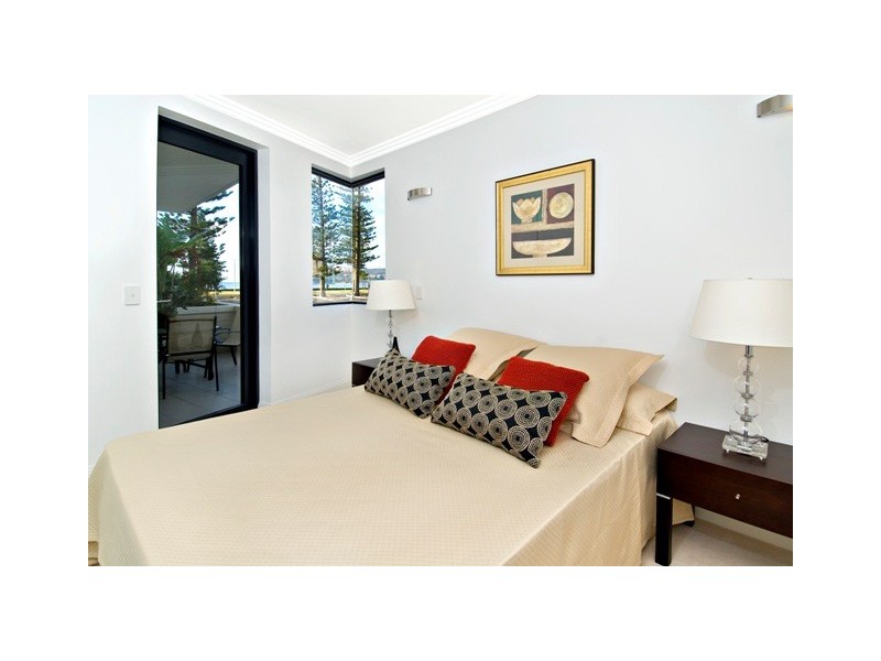 2/81 NORTH STEYNE, Manly NSW 2095