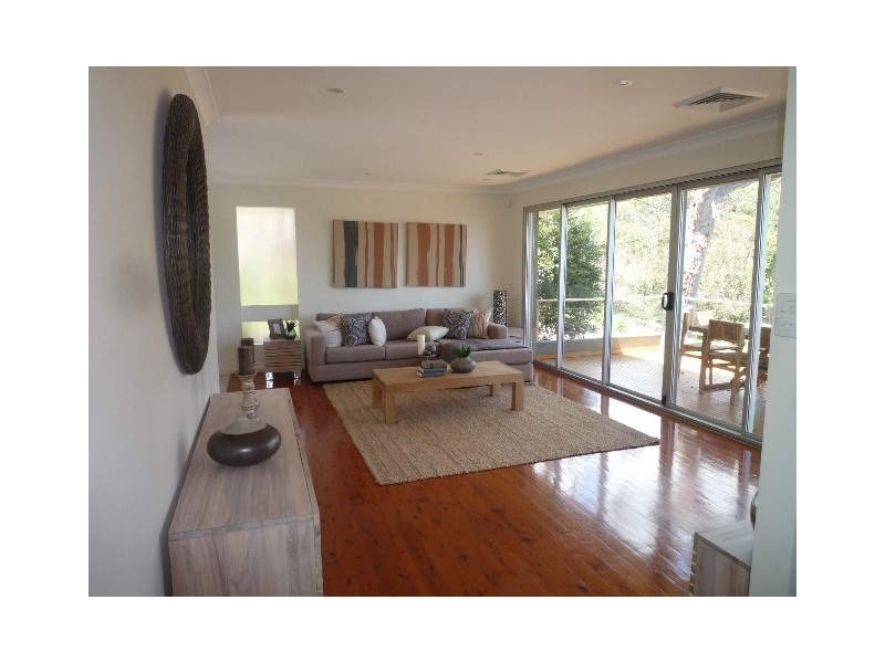 8A SANGRADO STREET, Seaforth NSW 2092