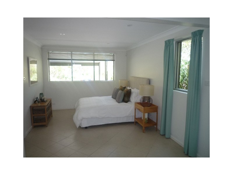 8A SANGRADO STREET, Seaforth NSW 2092