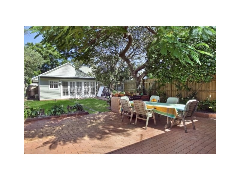 66 WYADRA AVENUE, Freshwater NSW 2096