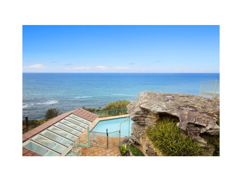 18 Handoub Parade, North Curl Curl NSW 2099