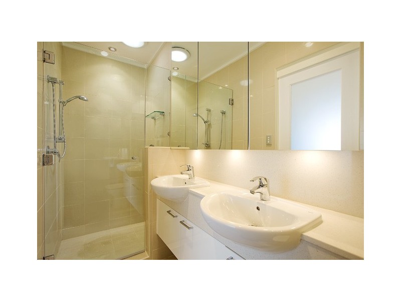 18 Handoub Parade, North Curl Curl NSW 2099
