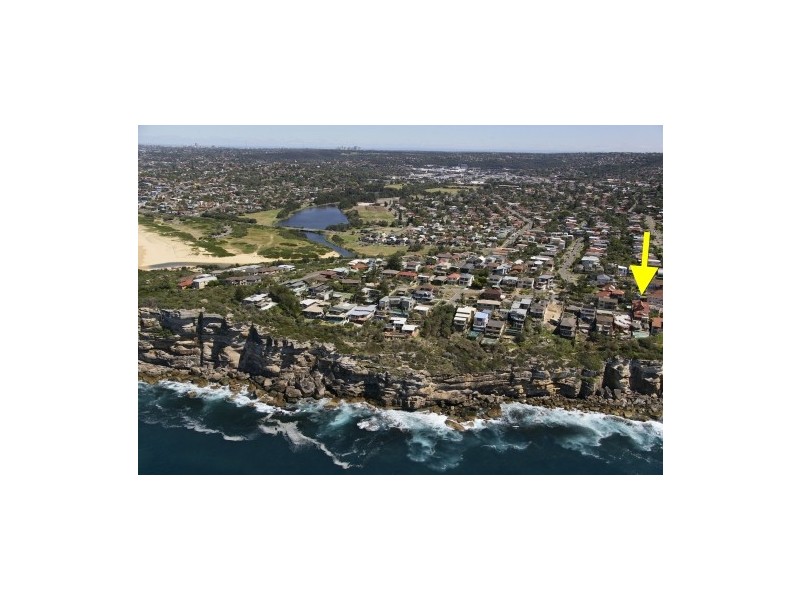 18 Handoub Parade, North Curl Curl NSW 2099