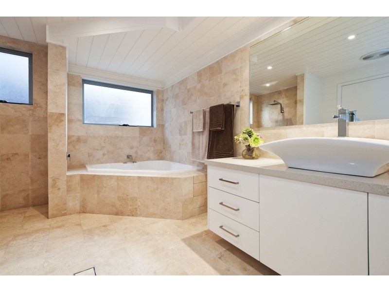 7 Carefree Road, North Narrabeen NSW 2101