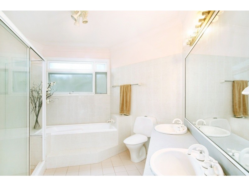 16 Morandoo Road, Elanora Heights NSW 2101