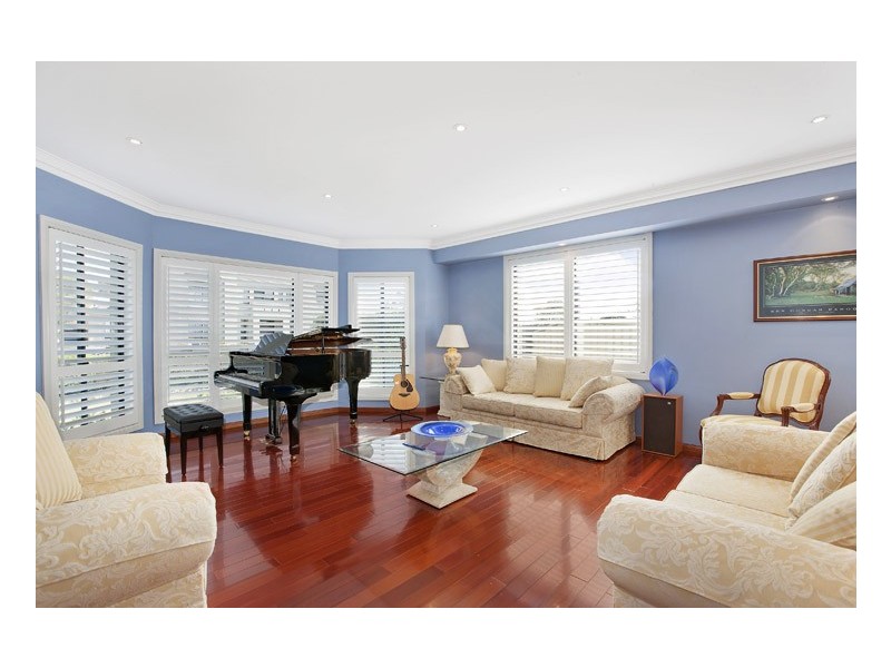 12 Valley View Road, Frenchs Forest NSW 2086