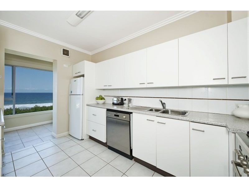 2/1 Albemarle Street, Narrabeen NSW 2101