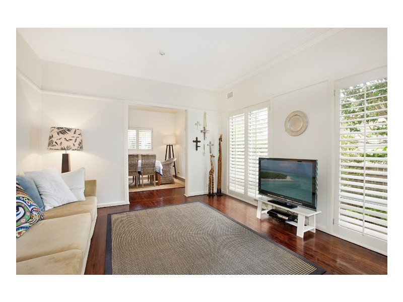 10 Lillie Street, North Curl Curl NSW 2099