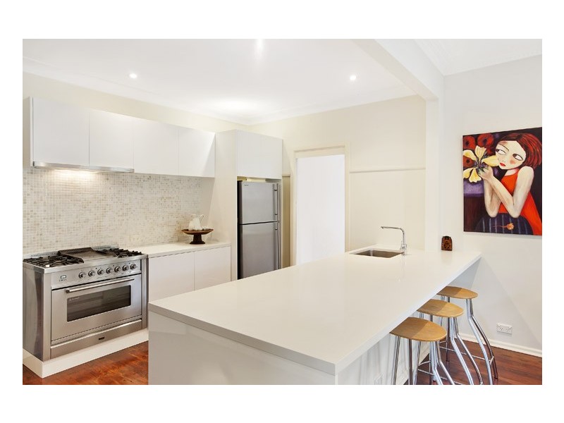 10 Lillie Street, North Curl Curl NSW 2099