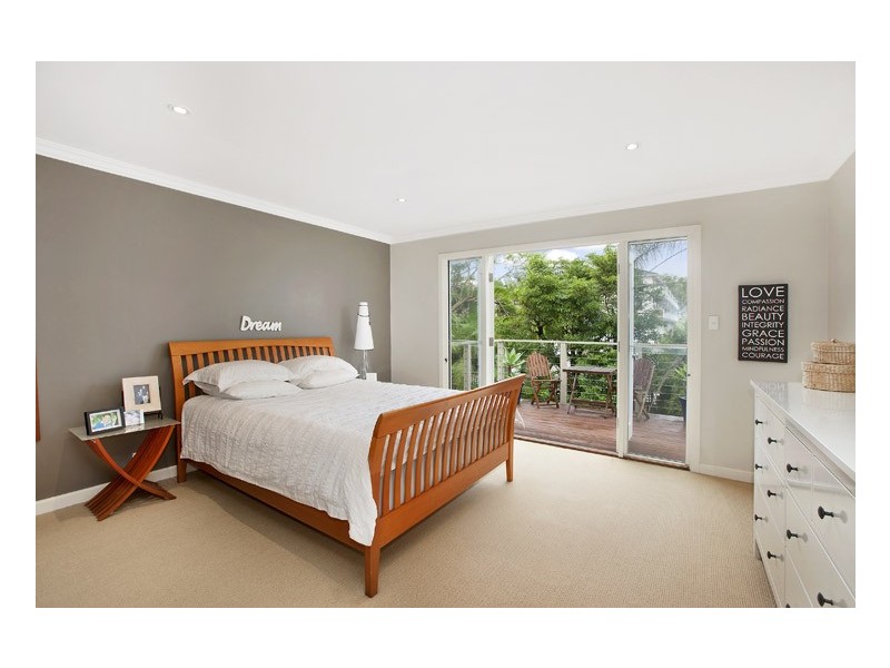 10 Lillie Street, North Curl Curl NSW 2099