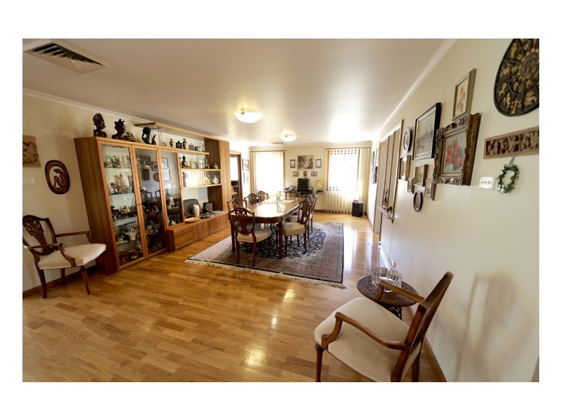 8 Tyrone Ave, Forestville NSW 2087