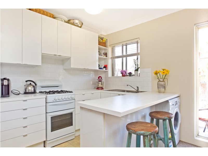 8/8 FAIRWAY CLOSE, Manly Vale NSW 2093