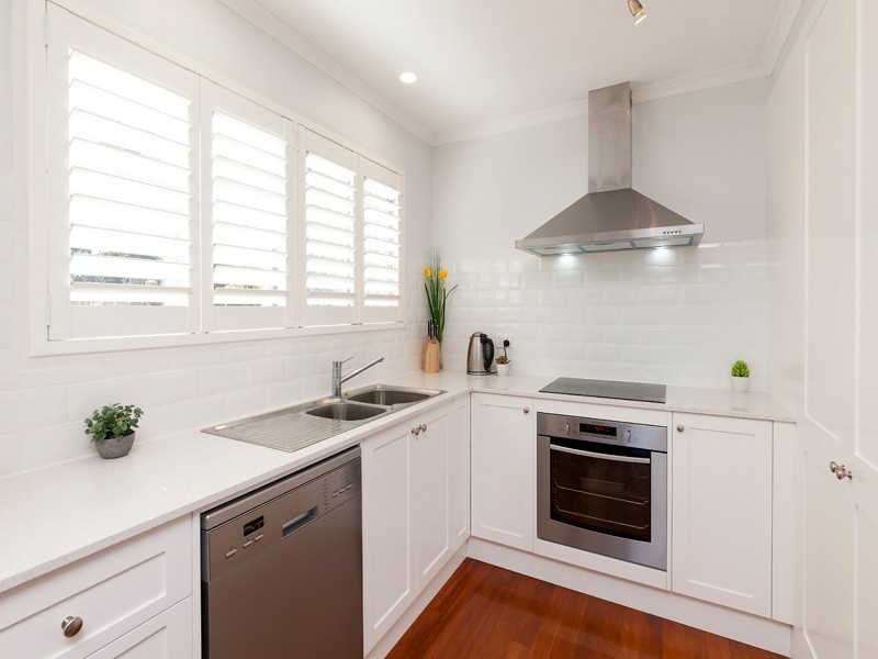 19 Greggor Street, Wynnum West QLD 4178